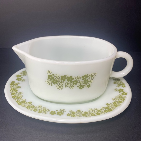 Pyrex Spring Blossom Gravy Boat With Underplate - Picture 1 of 10
